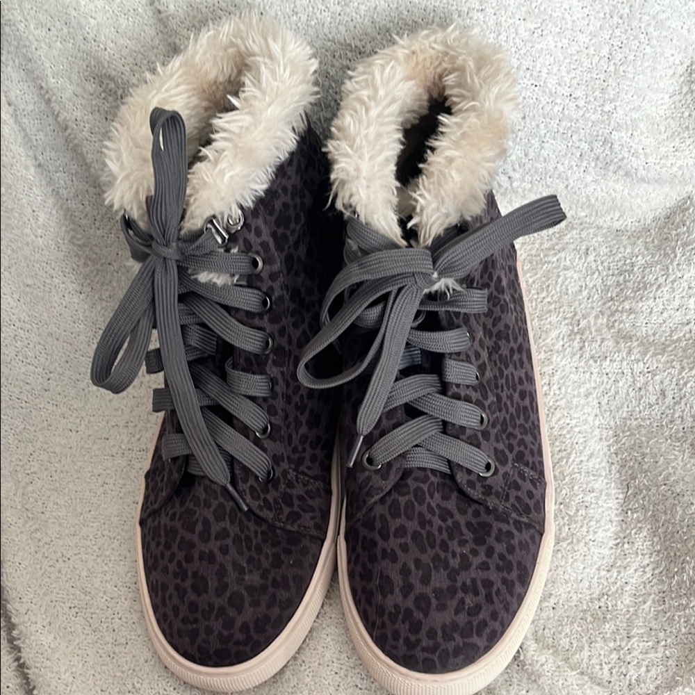 Women's Size 10 Corky’s Faux Fur Lined Leopard Print Sneaker Boots Templin